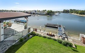 Waterfront Bliss On Maroochydore Canal